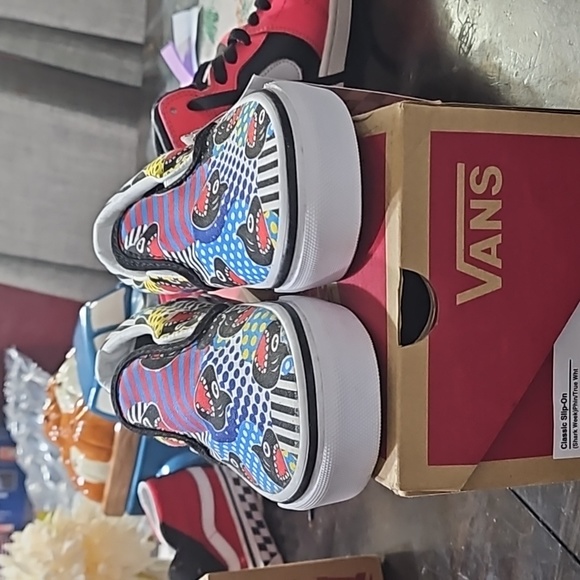 Brand new classic slip on vans shark week themed size 12 kids sneaker shoe - Picture 5 of 11